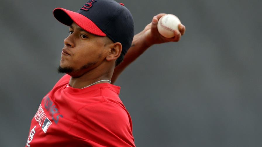 Con mucha juventud y mayor experiencia, Carlos Martínez busca un puesto en rotación San Luis