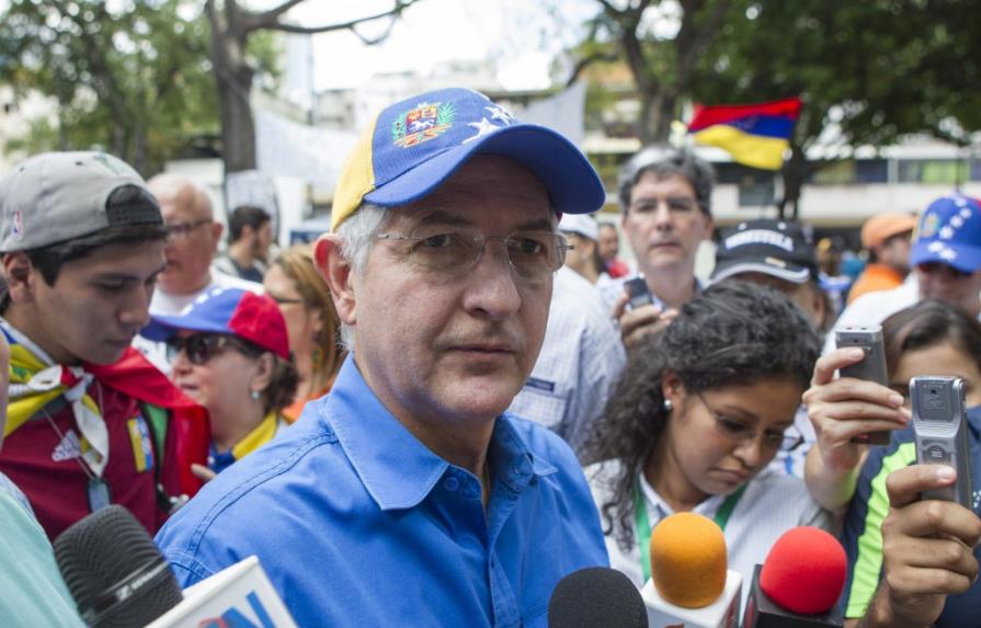 Alcalde de Caracas pide desde prisión evaluar vía para pedir renuncia Maduro