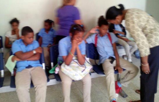 Estudiantes se intoxican con el almuerzo en Maimón, Puerto Plata