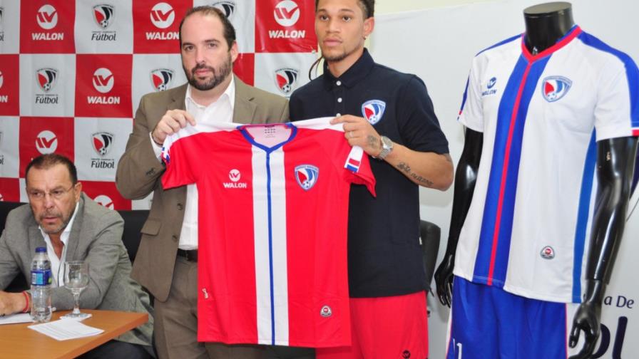 Faña, fuera; Lombardi hará su debut con el onceno nacional