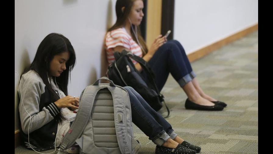 Seis de cada 10 hispanos en EEUU hablan inglés o son bilingües, según estudio