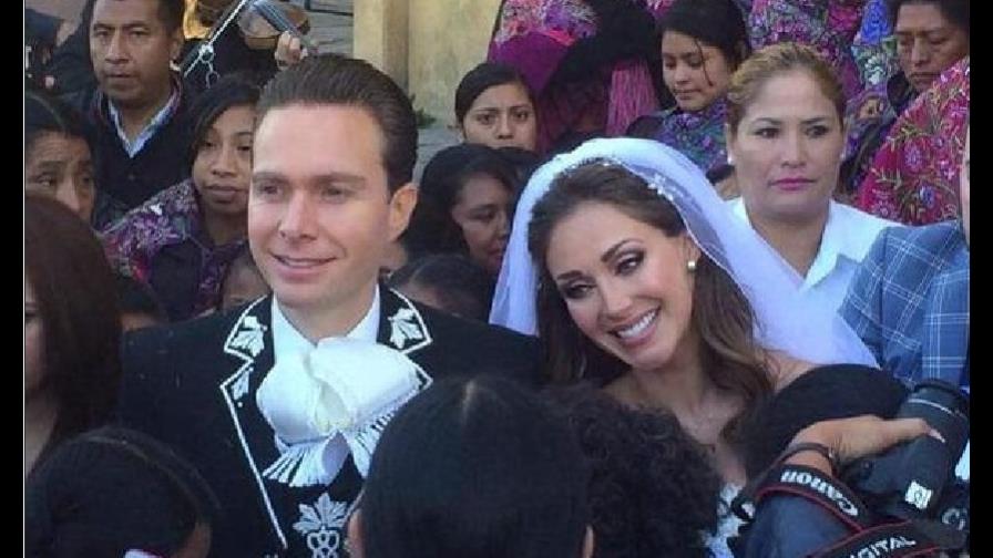 La cantante mexicana Anahí y el gobernador de Chiapas se casan