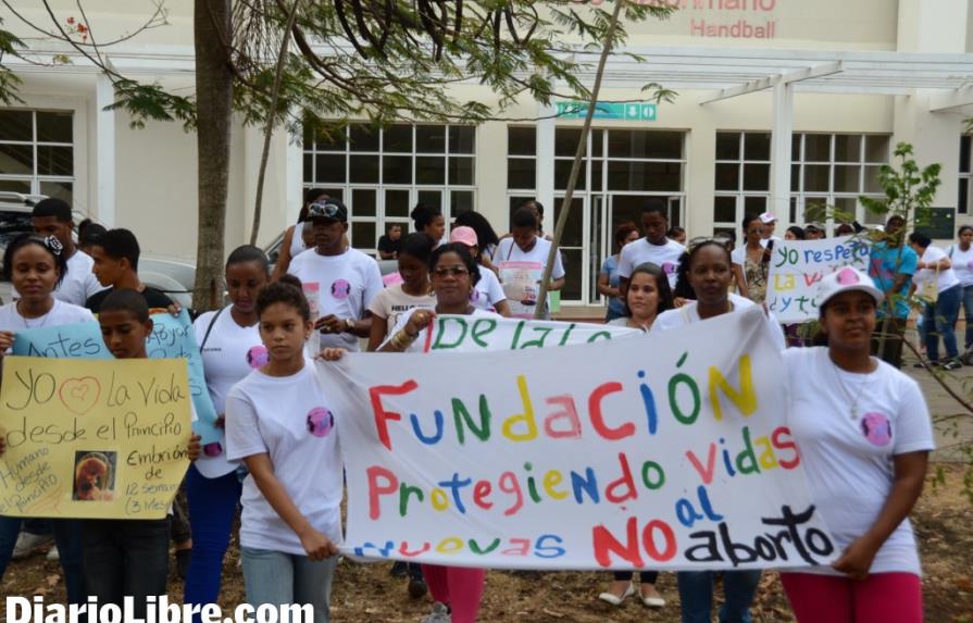 Caminata en contra de legalizar el aborto en la República Dominicana