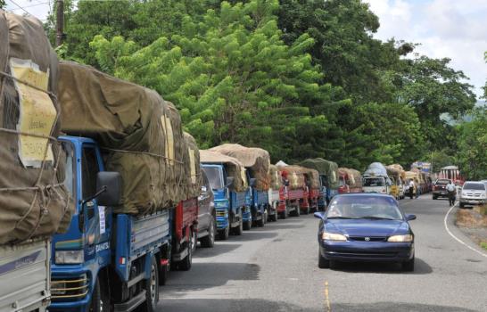 Camioneros se enfrentan por el control de la carga destinada a Haití en Jimaní