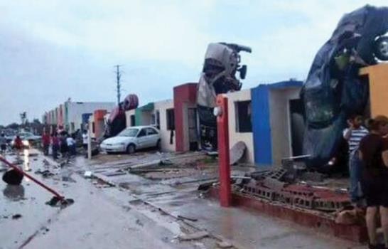 Al menos 10 personas muertas en Ciudad Acuña, México a causa de un tornado