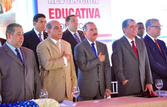 Presidente Medina entrega tres escuelas en la provincia Espaillat