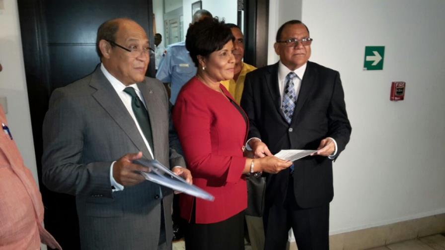 PRM solicita datos al MINERD para probar presunta asignación irregular de contratos