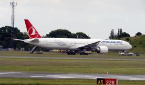 Aerolíneas turcas multarán a pasajeros que se levanten antes de que se detenga el avión