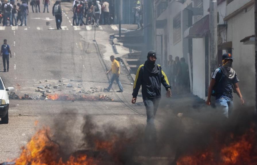 Muere joven de un disparo durante protesta en Venezuela