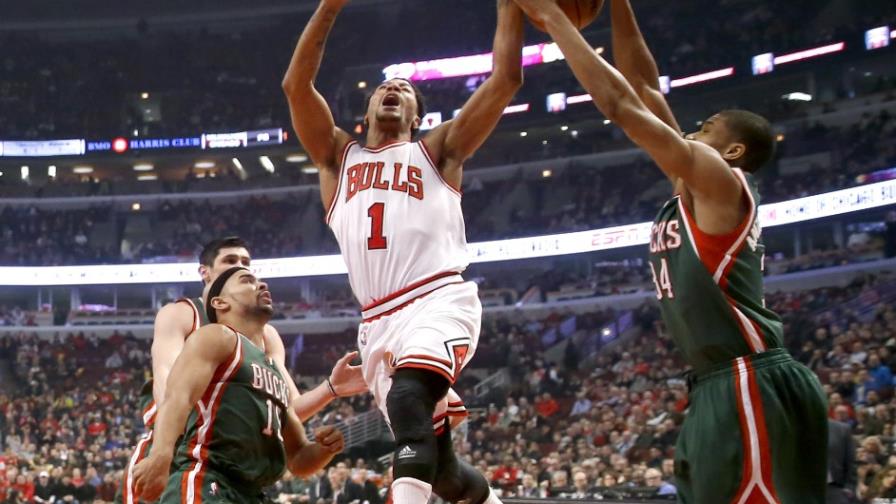 Derrick Rose, otra vez al quirófano, por lesión de rodilla Derrick Rose, otra vez al quirófano, por lesión de rodilla