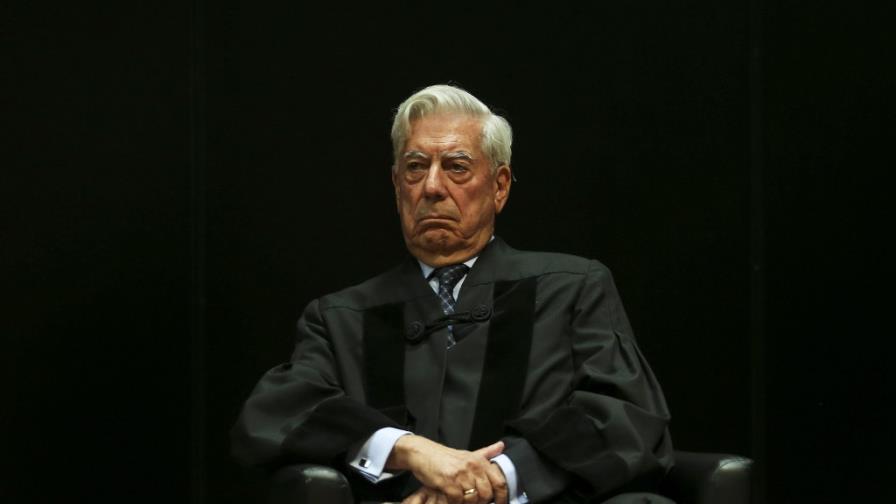 Los primeros pasos en el periodismo de Vargas Llosa, retratados en un libro Los primeros pasos en el periodismo de Vargas Llosa, retratados en un libro