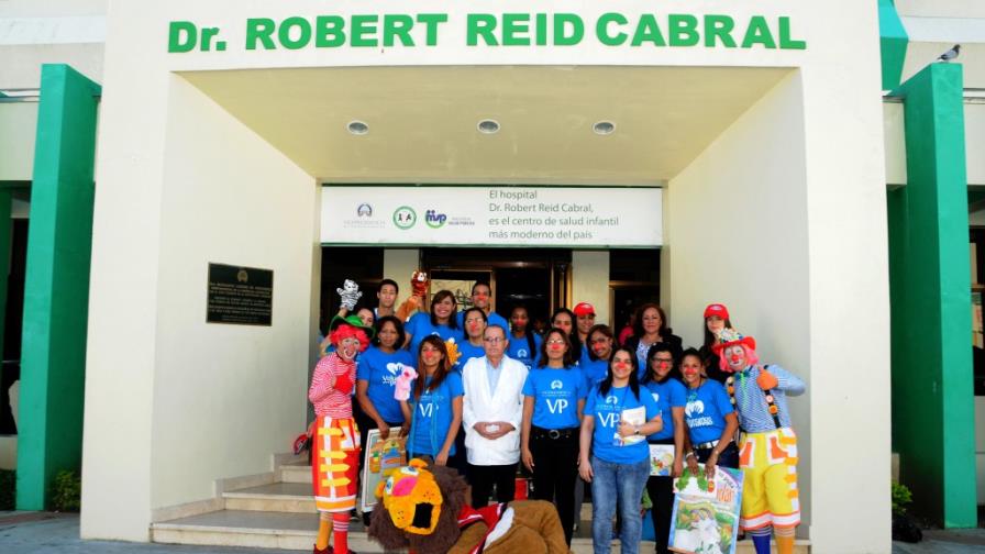 Escogido y Voluntariado Vicepresidencia agasajan niños Hospital Robert Reid Cabral Escogido y Voluntariado Vicepresidencia agasajan niños Hospital Robert Reid Cabral