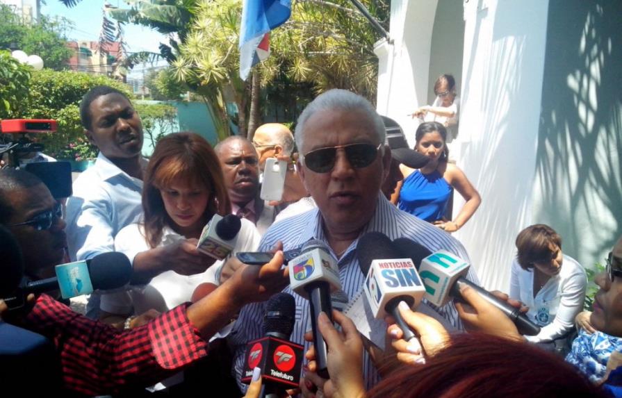 Andrés Bautista cita problemas en votaciones en el exterior