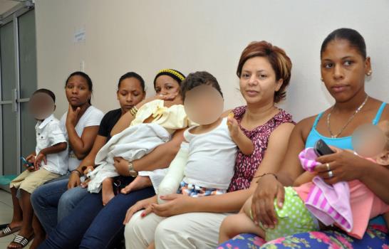 Médicos de Estados Unidos operan 50 niños en Santiago