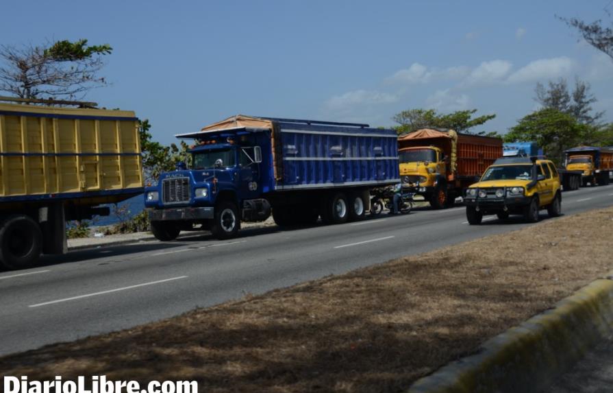 Camioneros y Furgoneros de Santo Domingo paran unidades