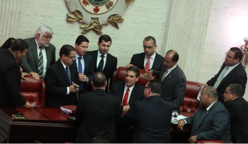 Senado de Puerto Rico aprueba reforma tributaria