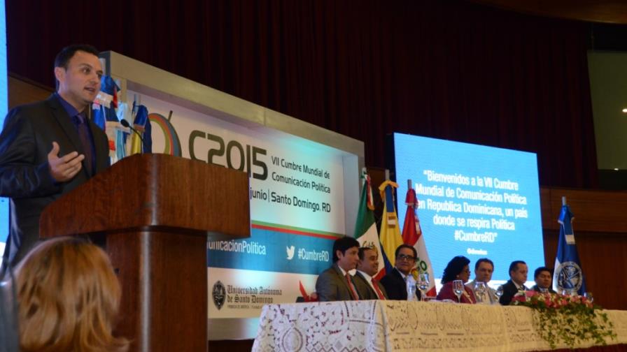 Jóvenes dominicanos tocan la puerta de la política para tener espacios