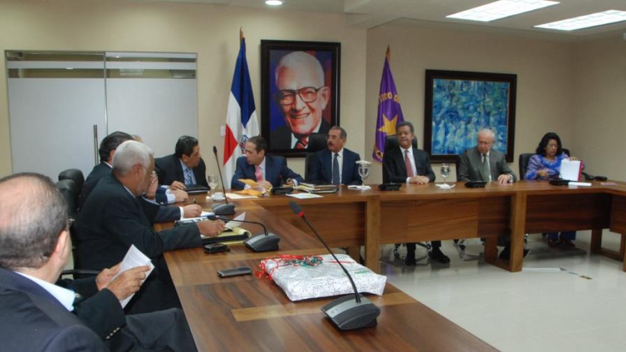PLD reunirá su Comité Político el lunes; convocarían al Central