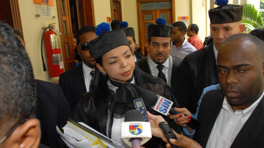 Envían a prisión a 7 de 10 acusados en caso Banco Peravia