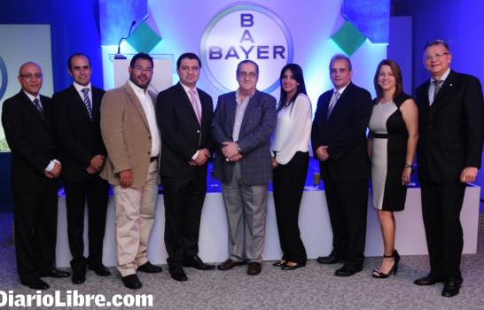 Bayer entrega en República Dominicana premio periodístico