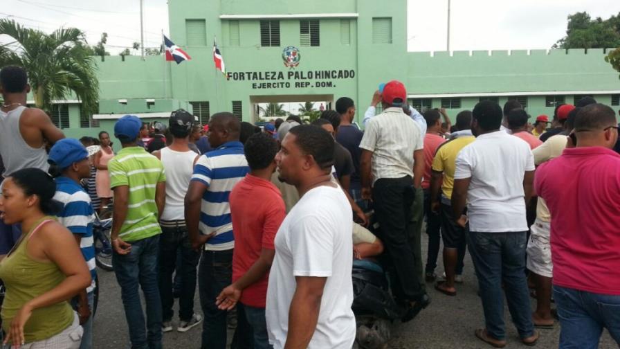 Motín deja ocho heridos