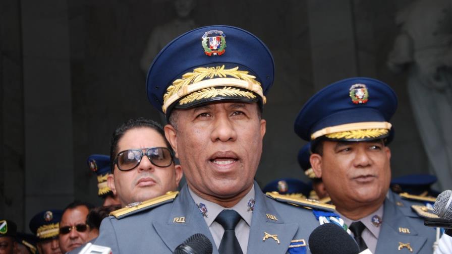 Policía cancela varios oficiales acusados de robar 370 mil euros