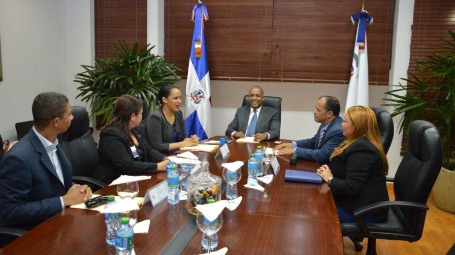 Contraloría implementa firma digital