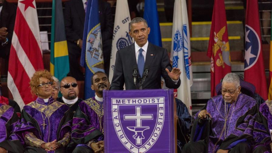 Obama da un apasionado discurso sobre razas en funeral