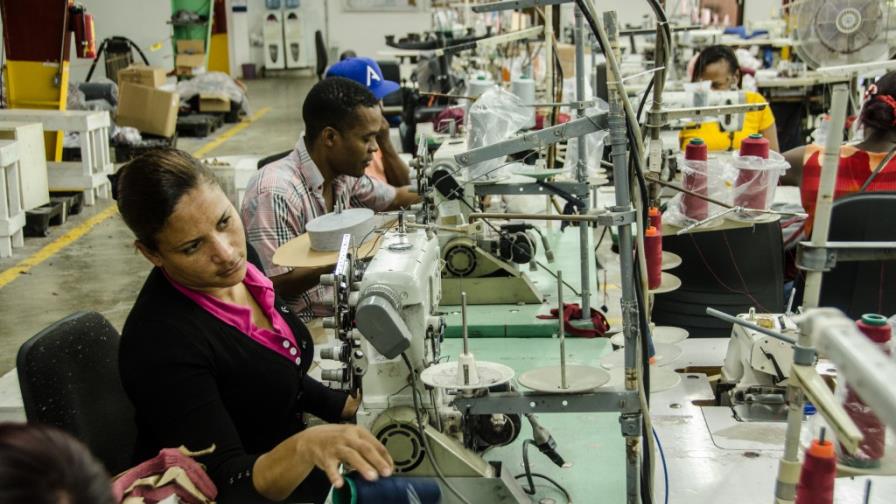 Las mujeres en edad de trabajar son mayoría pero hay más hombres con empleo Las mujeres en edad de trabajar son mayoría pero hay más hombres con empleo