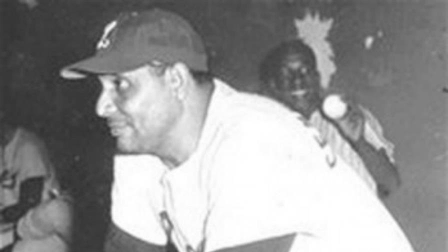 Chichí Olivo 70 años de su juego de 76 pitcheos Chichí Olivo 70 años de su juego de 76 pitcheos