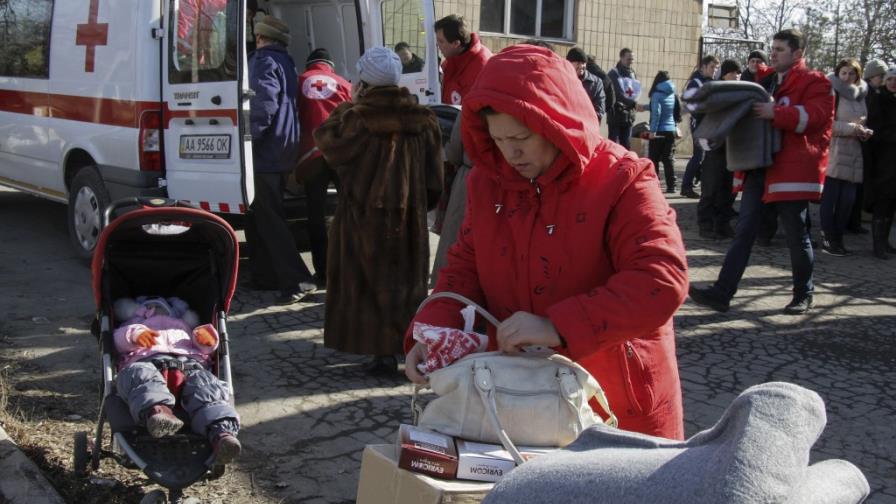 El mando ucraniano anuncia el comienzo del repliegue de su armamento pesado