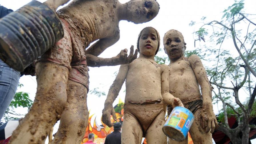 Dos mil agentes y red de cámaras vigilarán Desfile Nacional de Carnaval Dos mil agentes y red de cámaras vigilarán Desfile Nacional de Carnaval