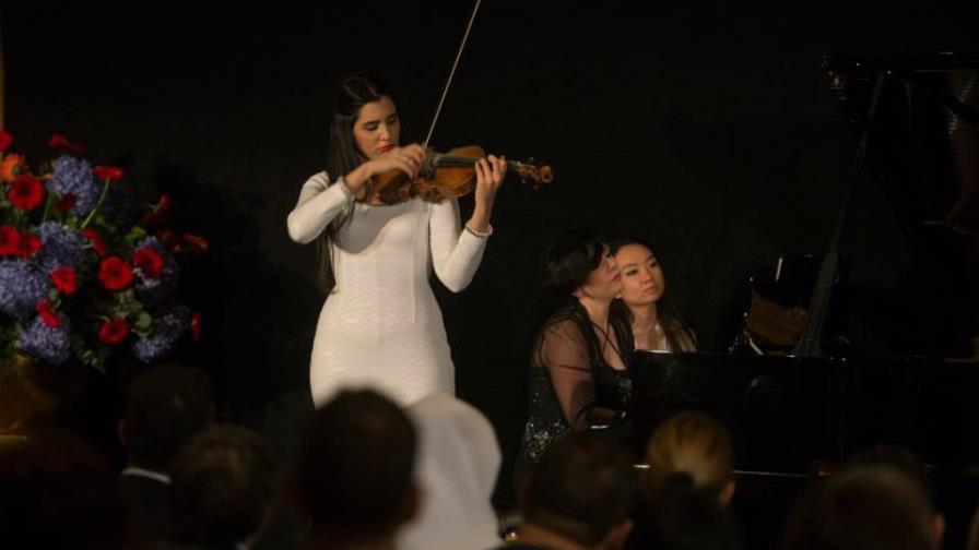 Aisha Syed deleita en el Abu Dhabi Festival de Emiratos Árabes Unidos Aisha Syed deleita en el Abu Dhabi Festival de Emiratos Árabes Unidos