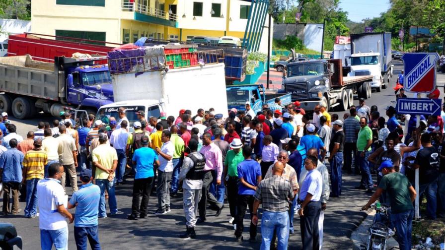 Reclaman autopista Puerto Plata-Navarrete de cuatro carriles Reclaman autopista Puerto Plata-Navarrete de cuatro carriles