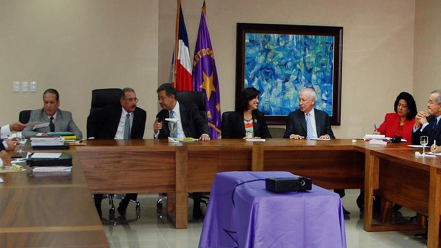 The Political Committee of the PLD meets today; they agree not to touch on reelection