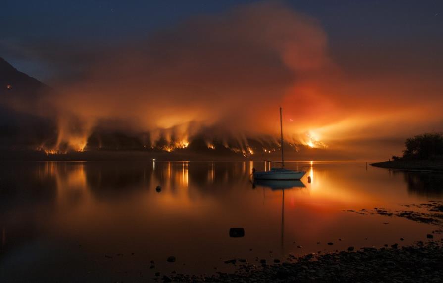 Incendio arrasa 1,200 hectáreas en parque natural del sur argentino