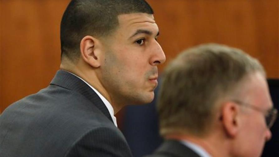 Amenaza de bomba provoca sea evacuada sala donde se celebra juicio de Aaron Hernández Amenaza de bomba provoca sea evacuada sala donde se celebra juicio de Aaron Hernández