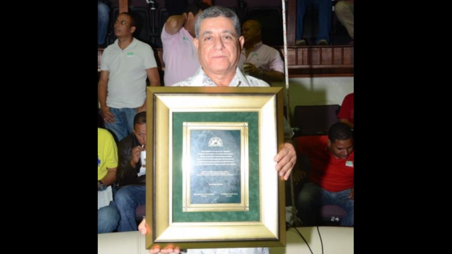 Fernández ganó 10 de 14 gallos en el Bonetti Burgos Fernández ganó 10 de 14 gallos en el Bonetti Burgos