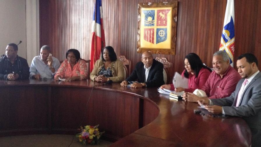 Someterán a diputado por alegados insultos a la alcaldesa de La Romana