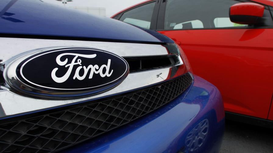 Investigan camionetas Ford F-150 por fallas en los frenos