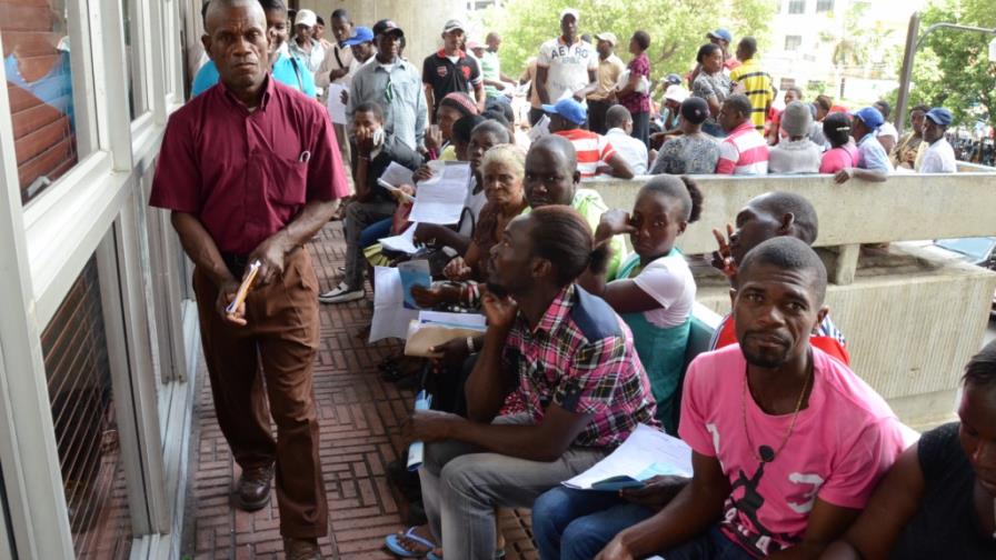 Descalifican informe de EE.UU. sobre derechos humanos; Canciller se reúne con homólogos