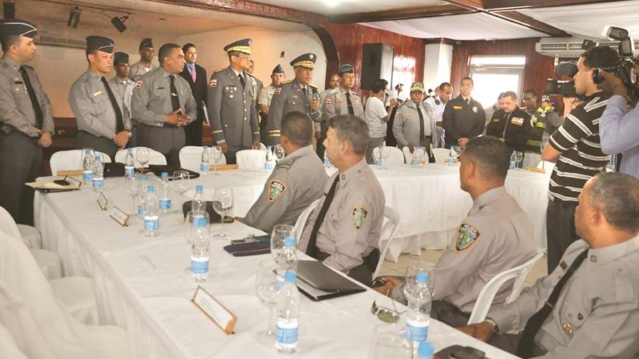 Recomiendan cancelar a seis miembros PN por robo euros