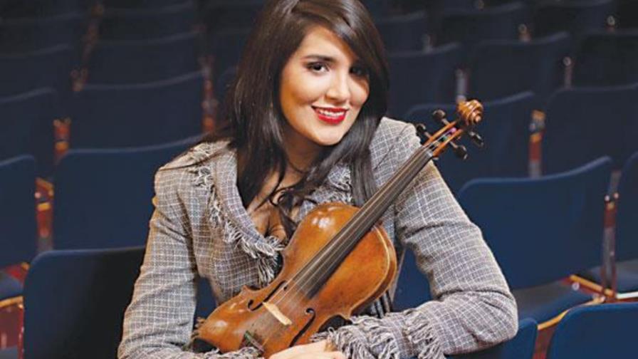 Violinista Aisha Syed, embajadora de LéaLA