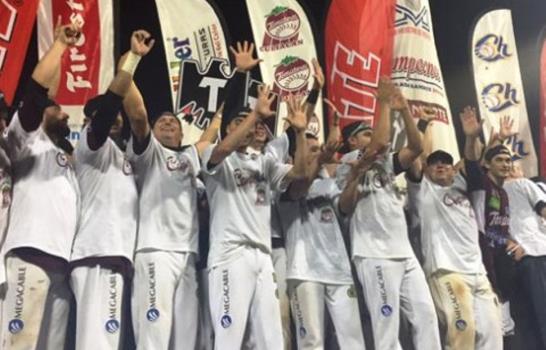 Culiacán se corona en el béisbol mexicano; Navegantes ganan a Caribes