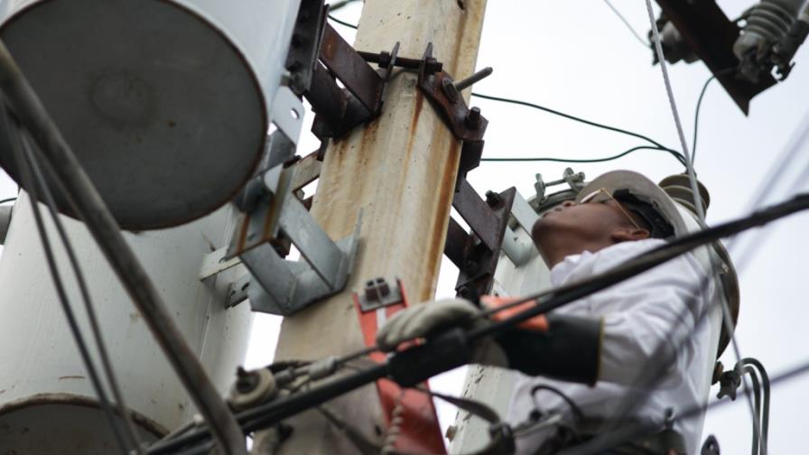 Edenorte sigue trabajando en interconexión de redes en Las Terrenas, Samaná