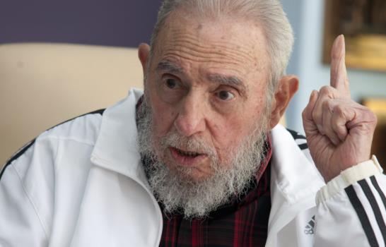 Fidel Castro rompe su silencio para decir que desconfía de EEUU pero apoya negociación