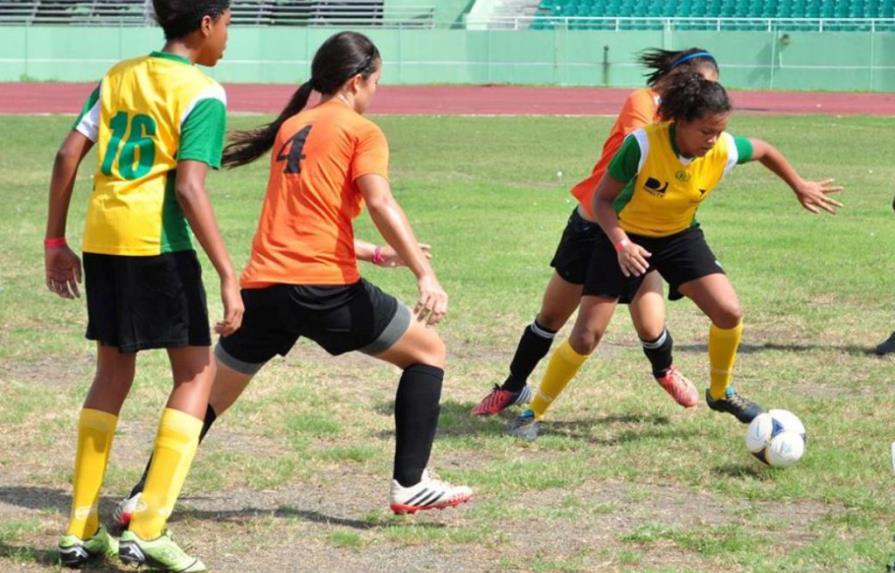 Torneo de fútbol femenino con más de 120 jugadoras en proyecto Goal