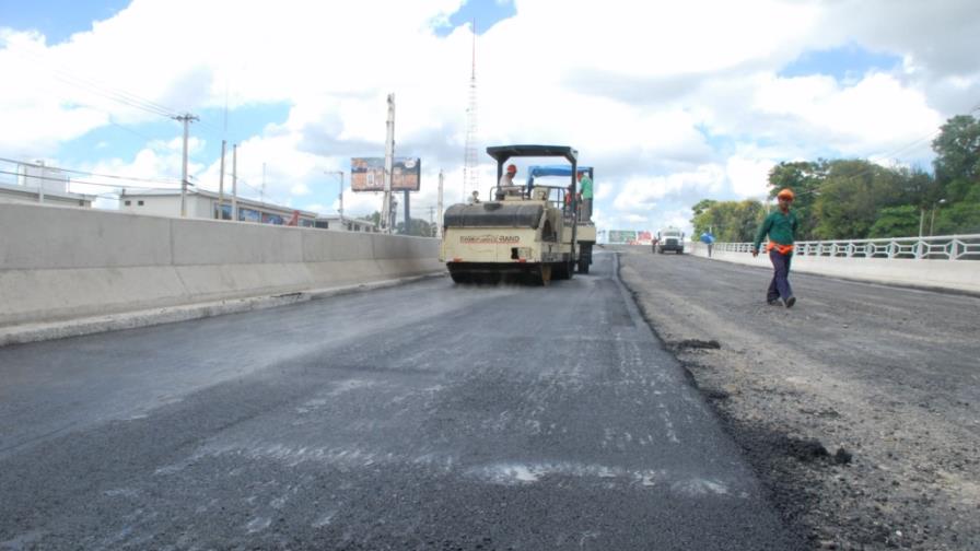 Obras Públicas anuncia asfaltado de carreteras