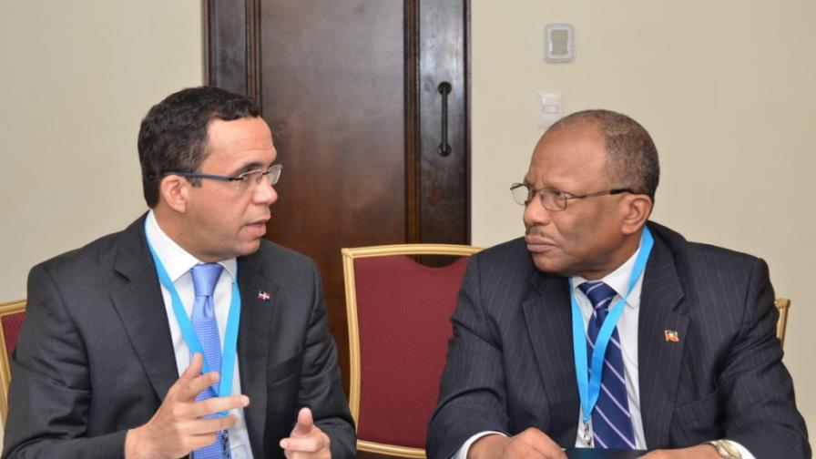 DR and Haitian chancellors will deal with a common agenda at Bilateral Commission today DR and Haitian chancellors will deal with a common agenda at Bilateral Commission today