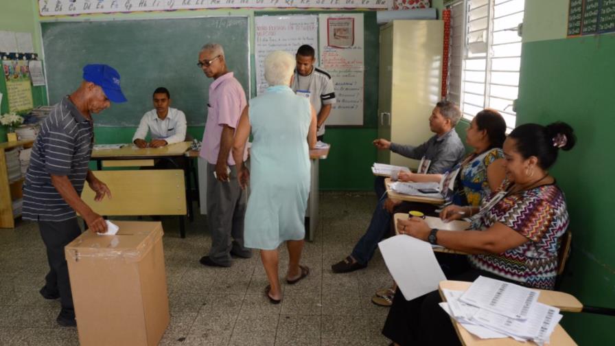 Expertos aseguran que entrada de Abinader cambia cuadro político Expertos aseguran que entrada de Abinader cambia cuadro político